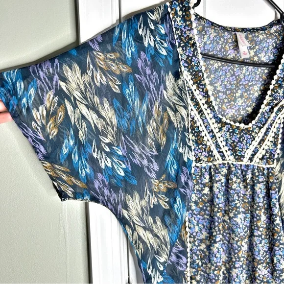Xhilaration Sheer Blue Floral Boho Peasant Blouse Top Mini Pom Pom Trim Medium - Picture 5 of 9